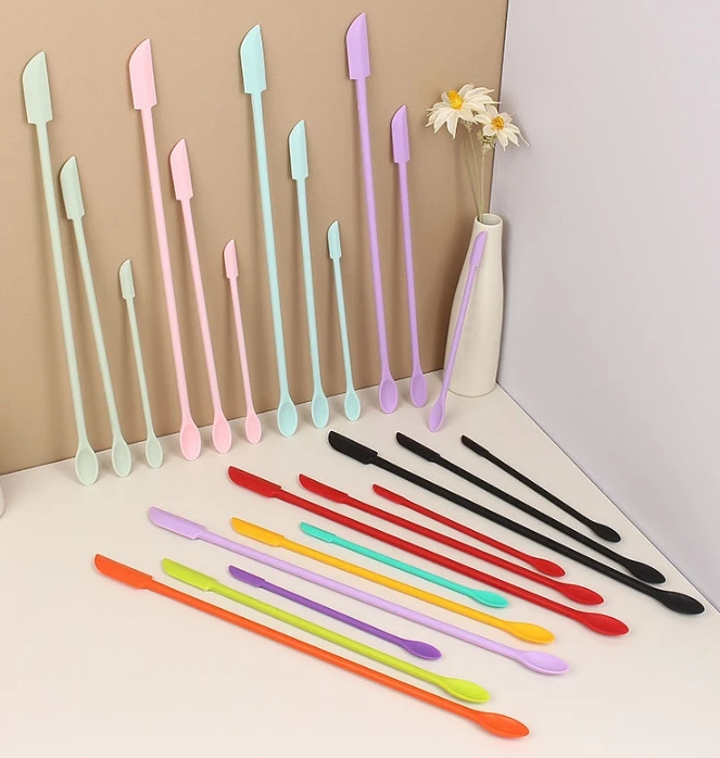 Kitchen Gadgets Must Have - Spatule en silicone à manche long,