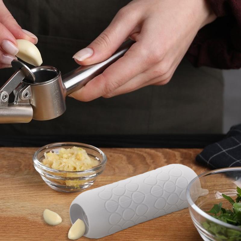 Tube éplucheur d'ail en Silico - Kitchen Gadgets Youtube avis et prix