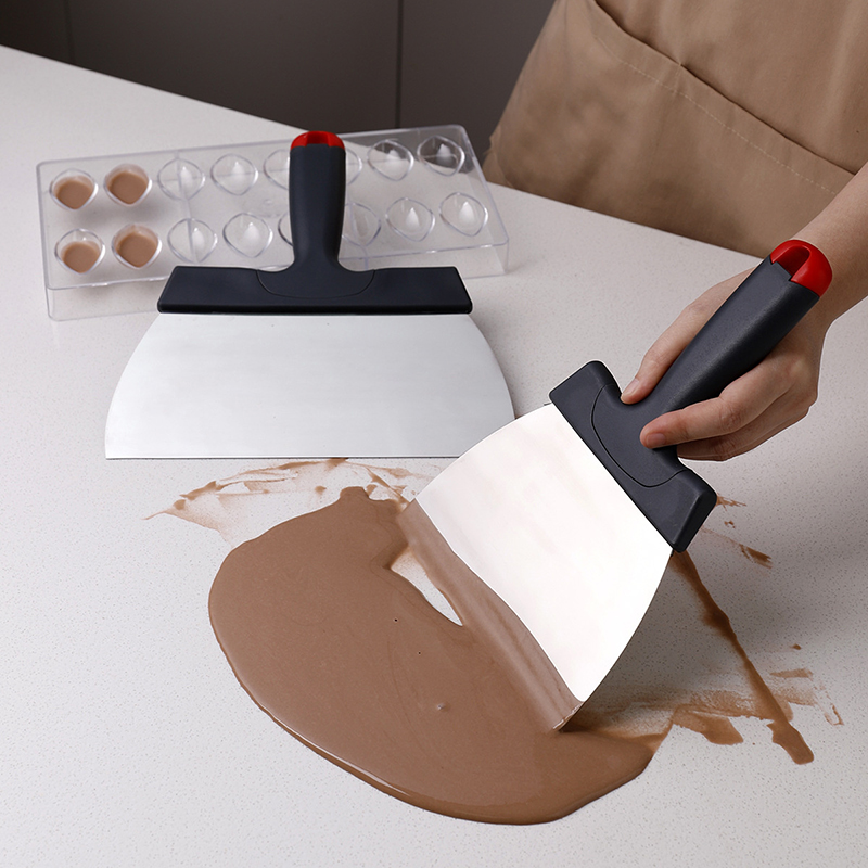 Grattoir à pâte en acier inoxy - Kitchen Gadgets Must Have avis et prix