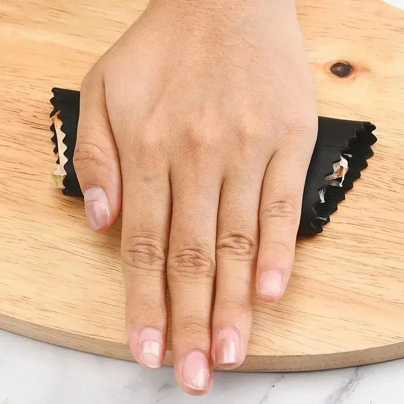 Éplucheur d'ail en silicone, t - Kitchen Gadgets Youtube avis et prix